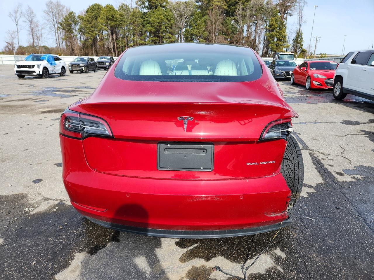 2019 Tesla Model 3 - Фото 6