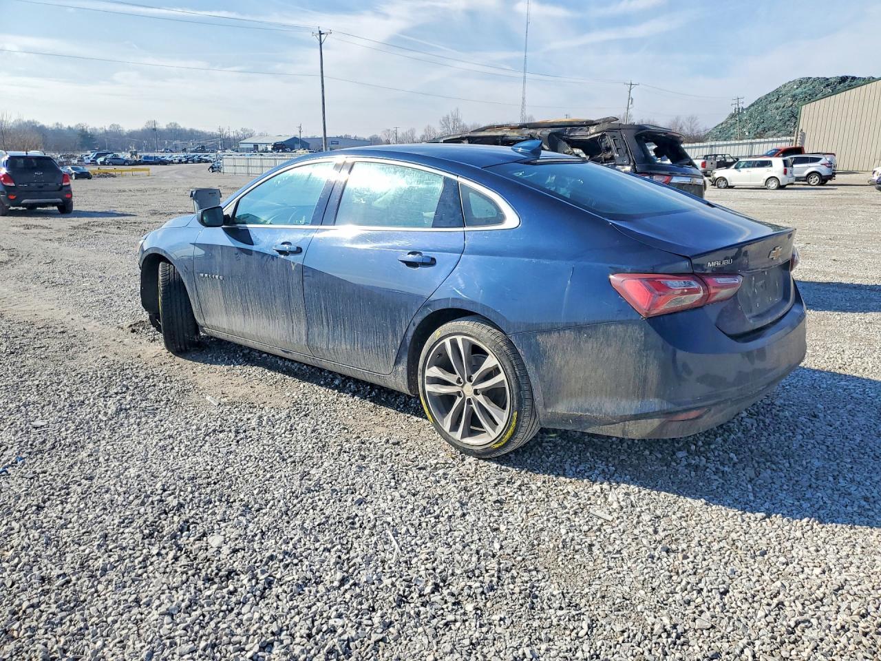 2022 Chevrolet Malibu Lt - Фото 2