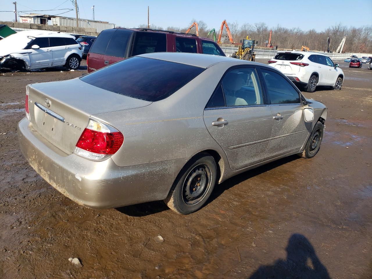 2005 Toyota Camry Le - Фото 3