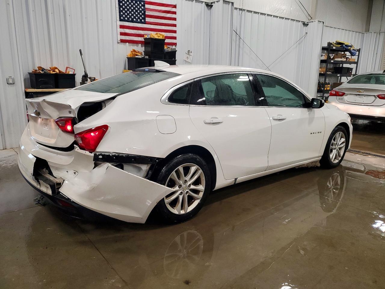 2018 Chevrolet Malibu Lt - Image 3