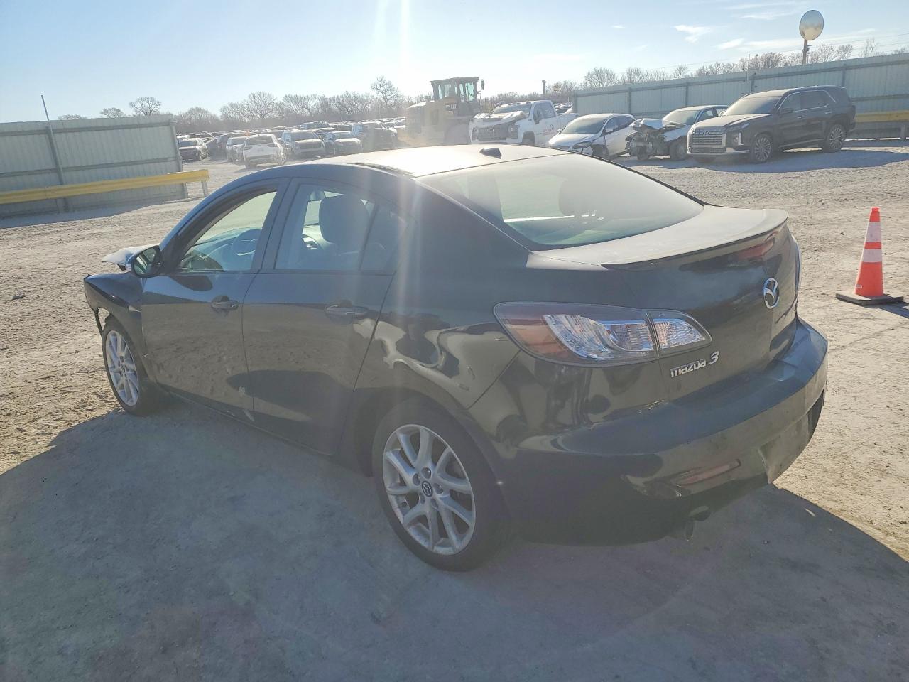 2013 Mazda 3 S - Фото 2