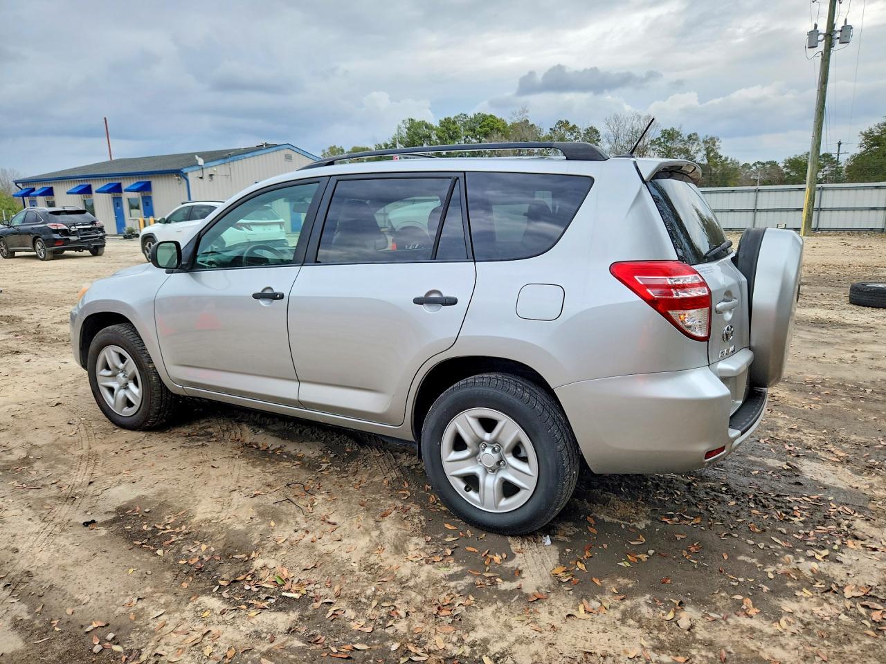 2011 Toyota Rav4 Base - Фото 2