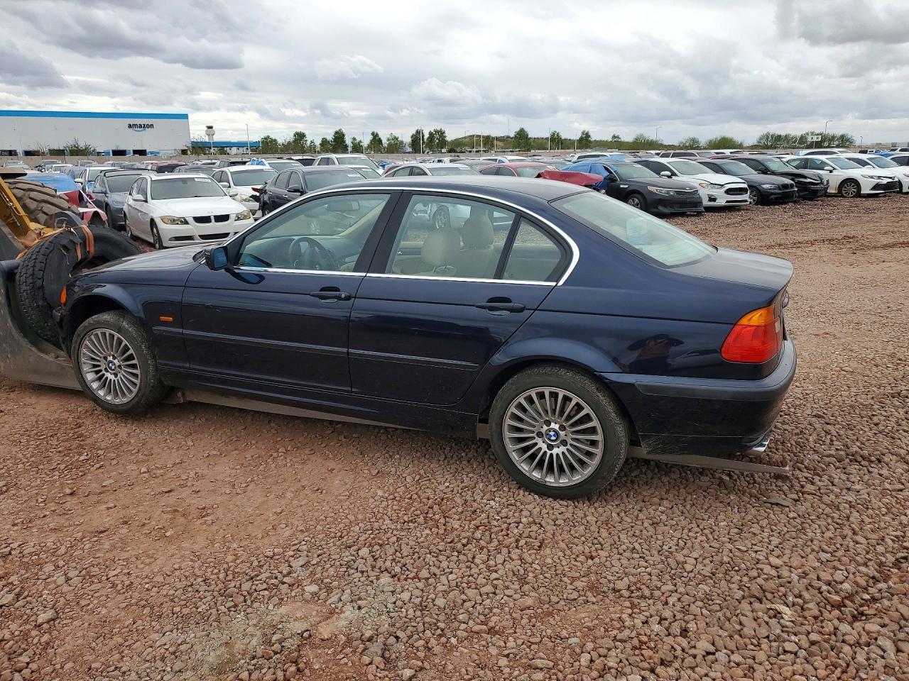 2001 BMW 330 I - Image 2
