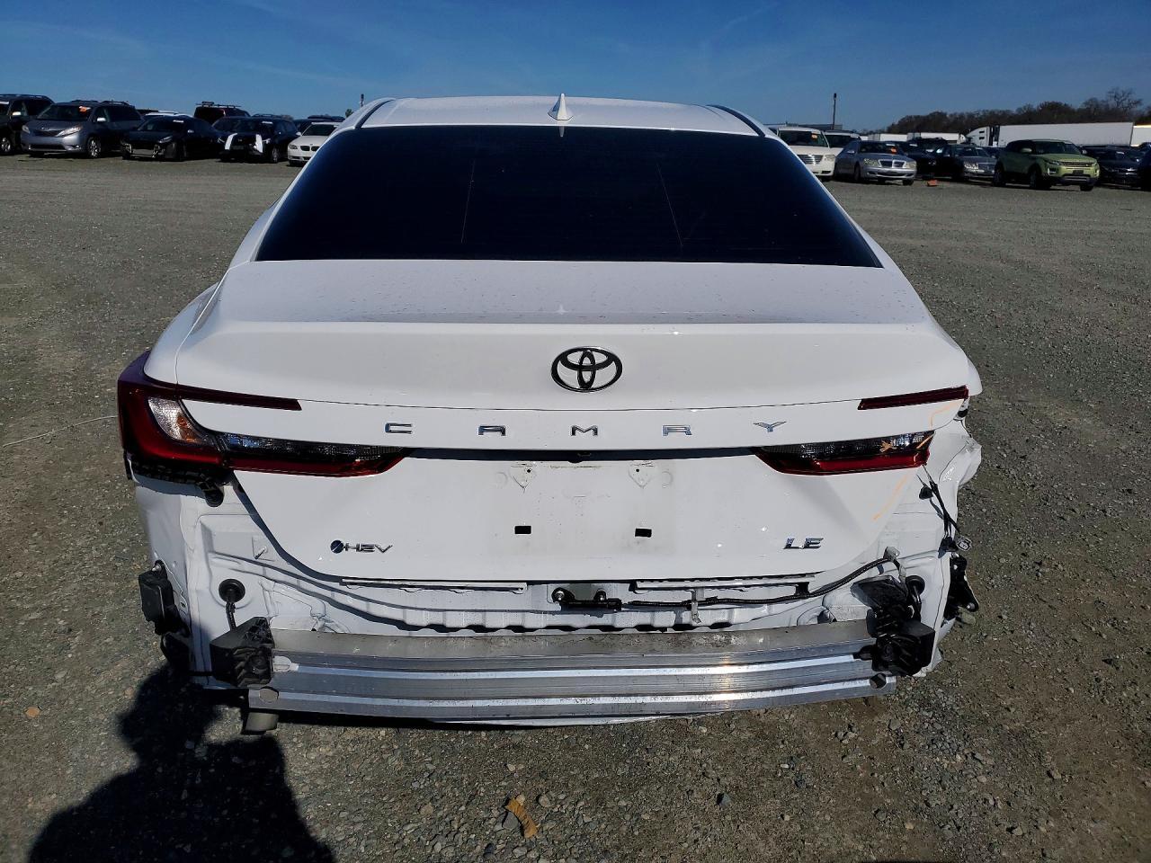2025 Toyota Camry Le - Фото 6