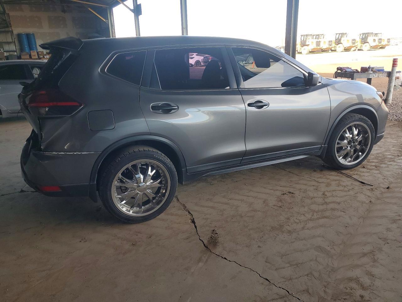 2019 Nissan Rogue S - Image 3