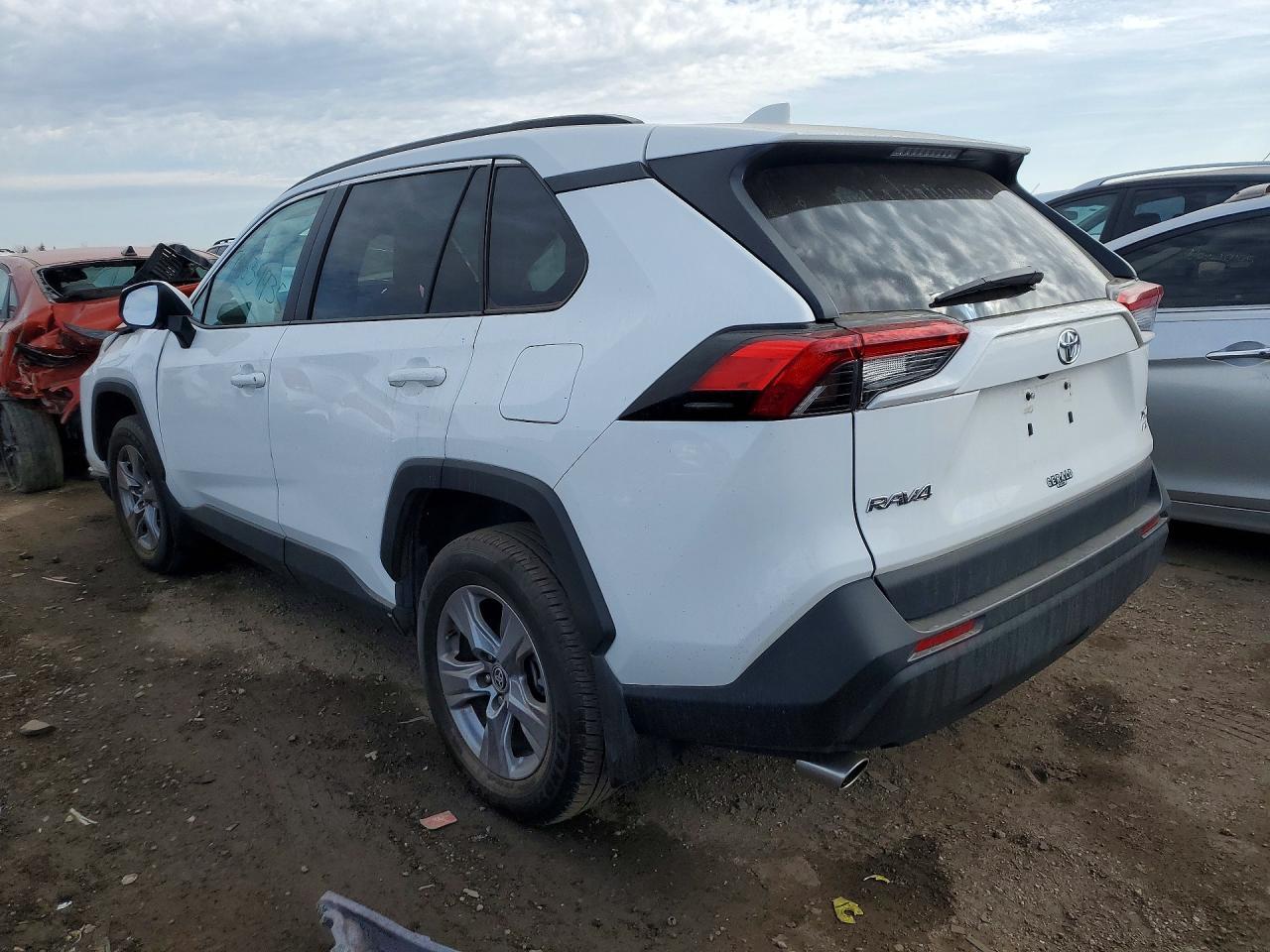 2022 Toyota Rav4 Xle - Image 2