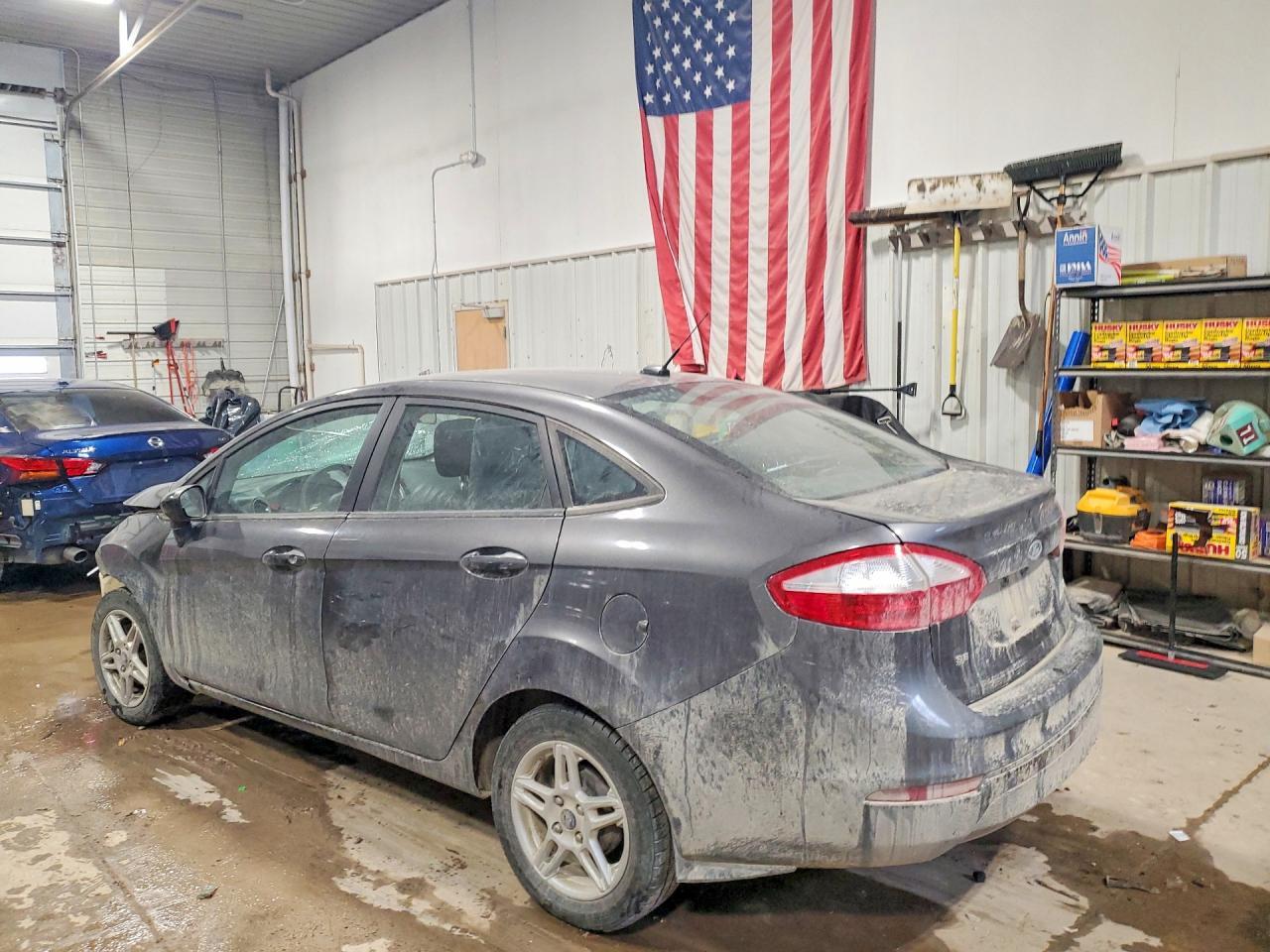 2017 Ford Fiesta Se - Image 2