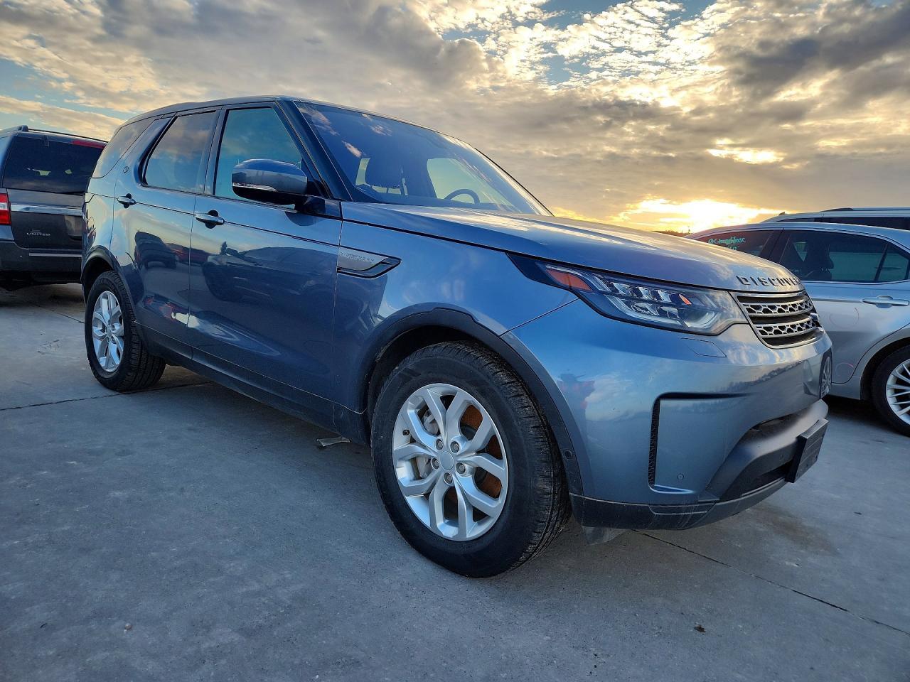 2020 Land Rover Discovery Se - Фото 4