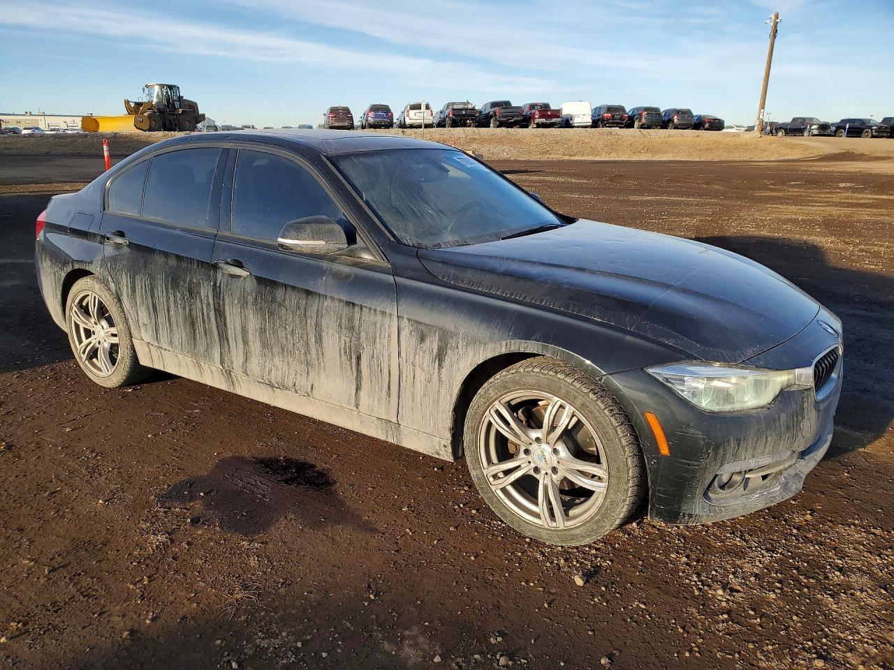 2018 BMW 330 Xi - Image 4