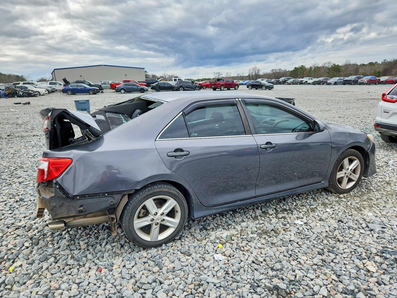 2013 Toyota Camry Se - Image 3