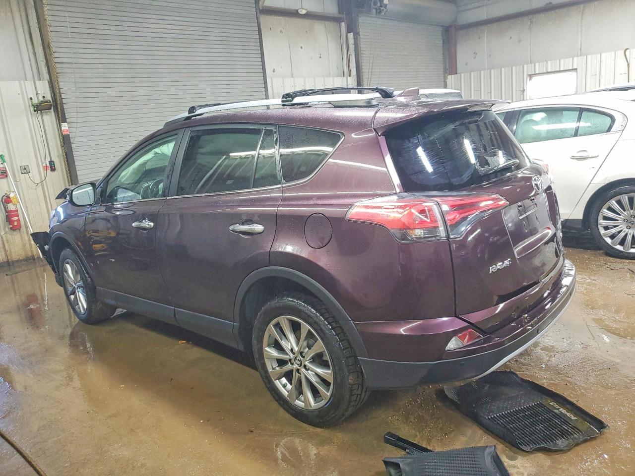 2017 Toyota Rav4 Limited - Фото 2