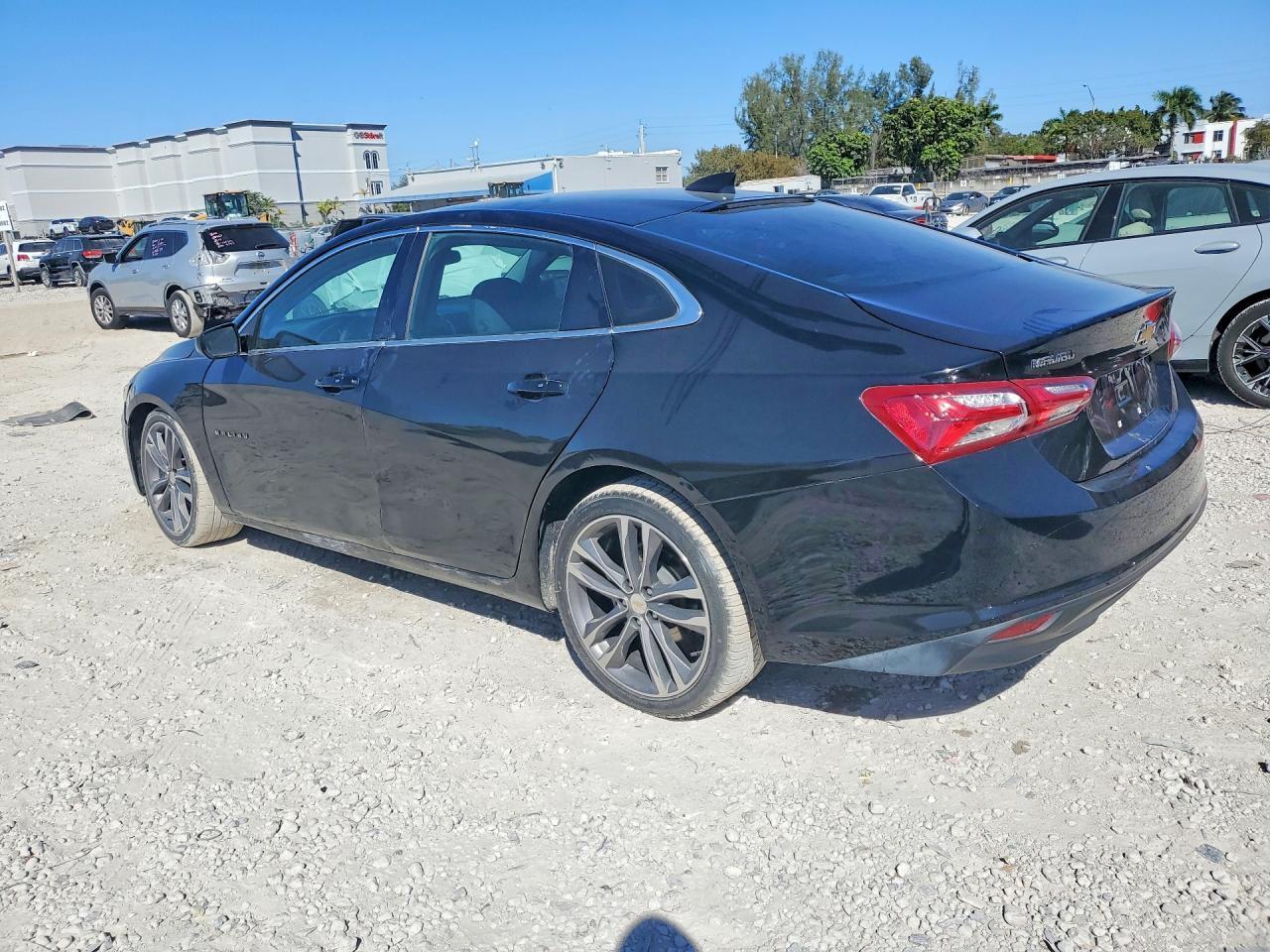 2022 Chevrolet Malibu Lt - Фото 2