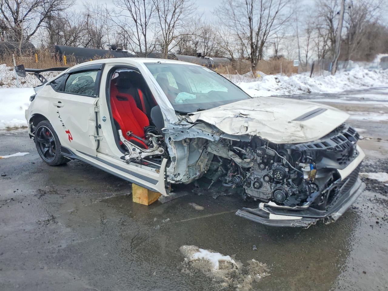 2025 Honda Civic Type-R - Image 4