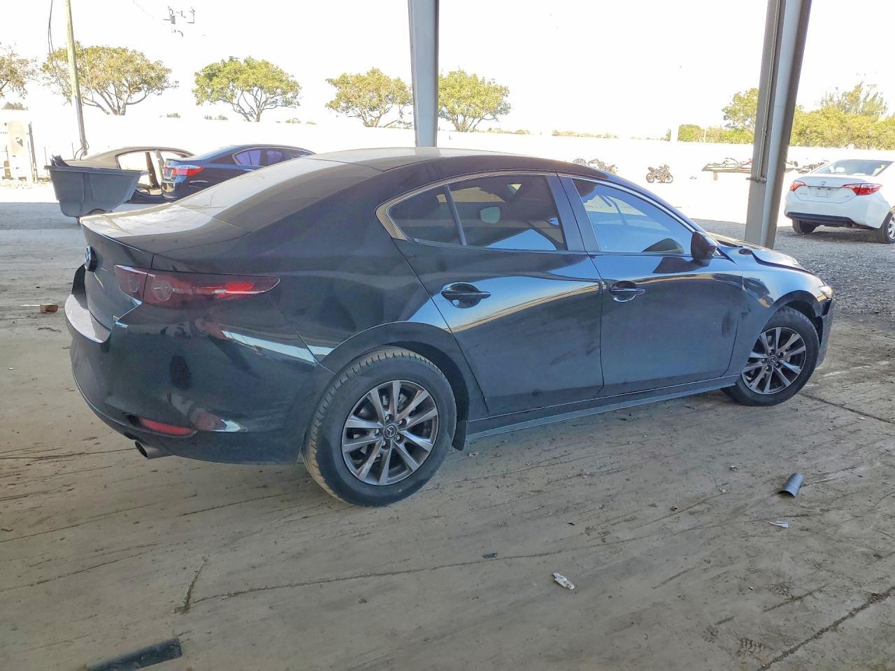 2021 Mazda 3 - Image 3