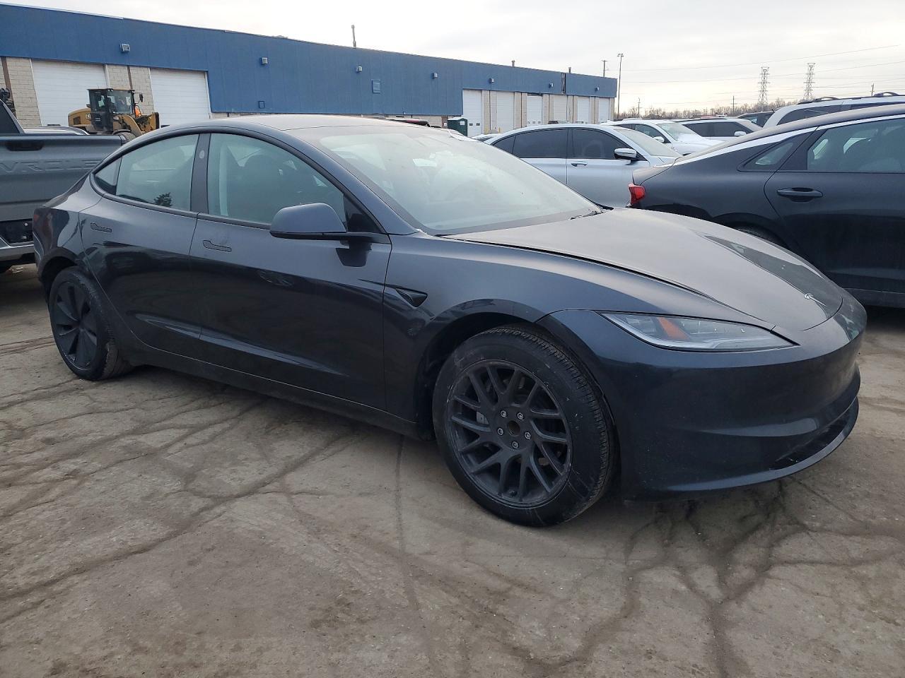 2024 Tesla Model 3 - Фото 4