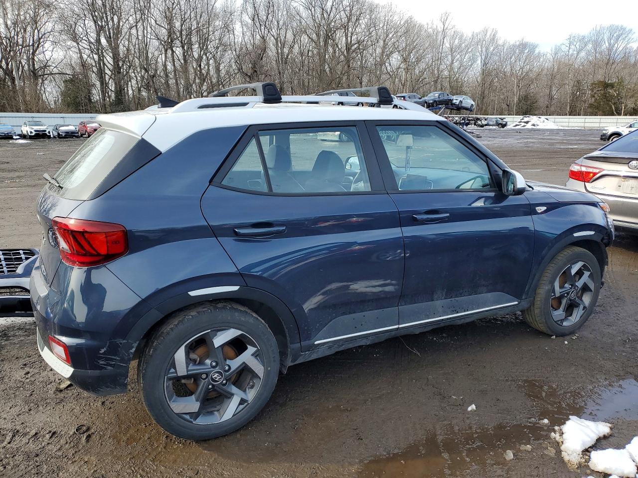 2021 Hyundai Venue - Фото 3