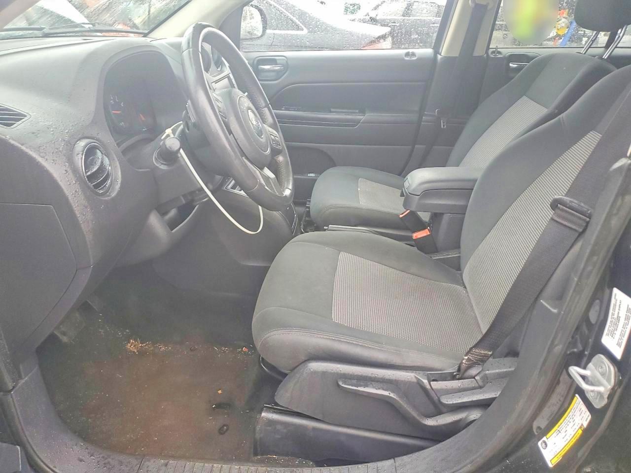 2013 Jeep Compass Latitude - Image 7