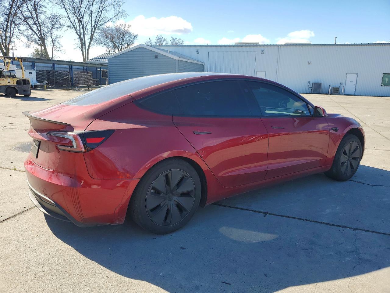 2025 Tesla Model 3 - Image 3