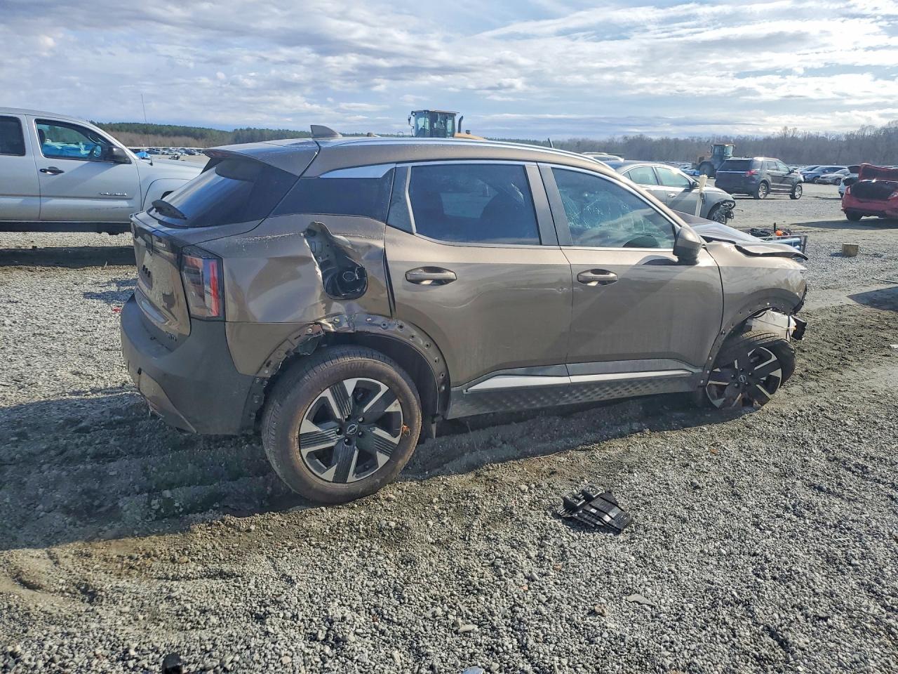 2025 Nissan Kicks Sv - Image 3