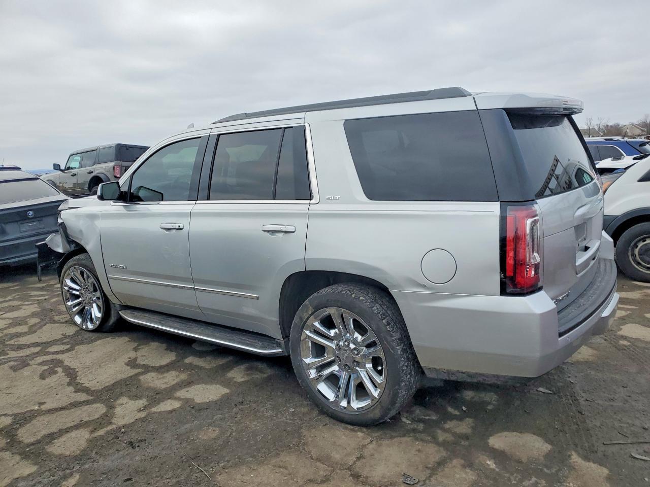 2019 GMC Yukon Slt - Image 2
