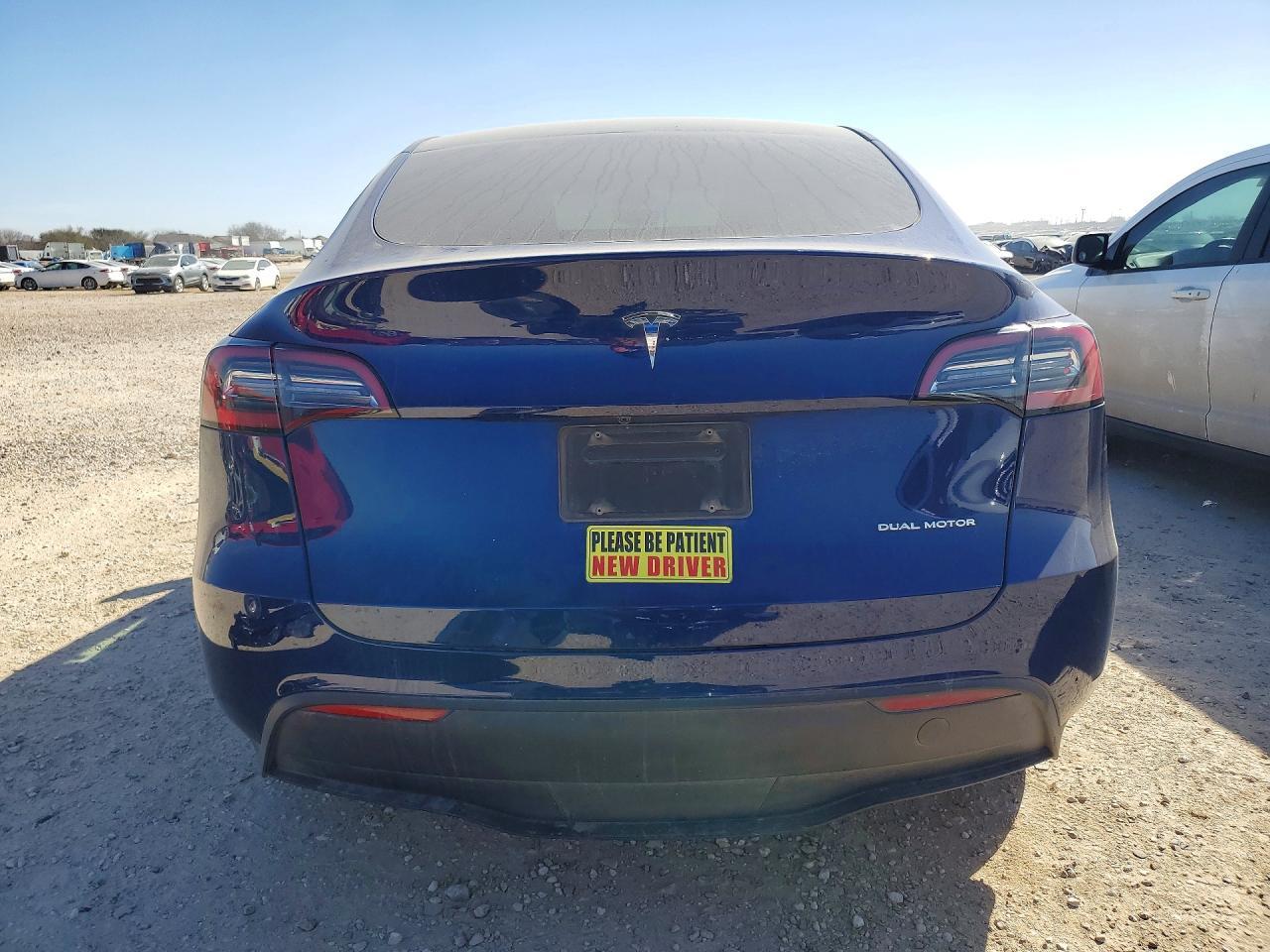 2023 Tesla Model Y - Image 6