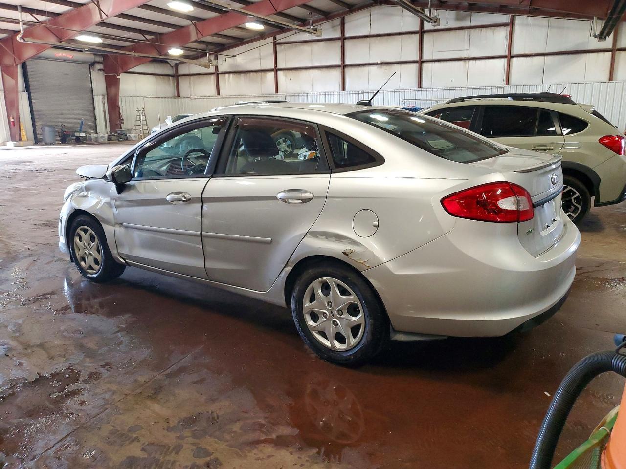 2012 Ford Fiesta Se - Фото 2