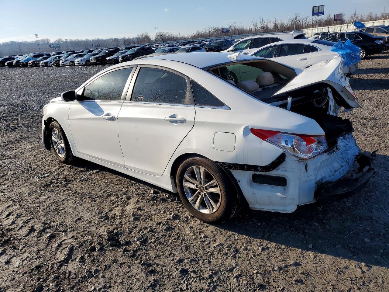 2013 Hyundai Sonata Gls - Image 2