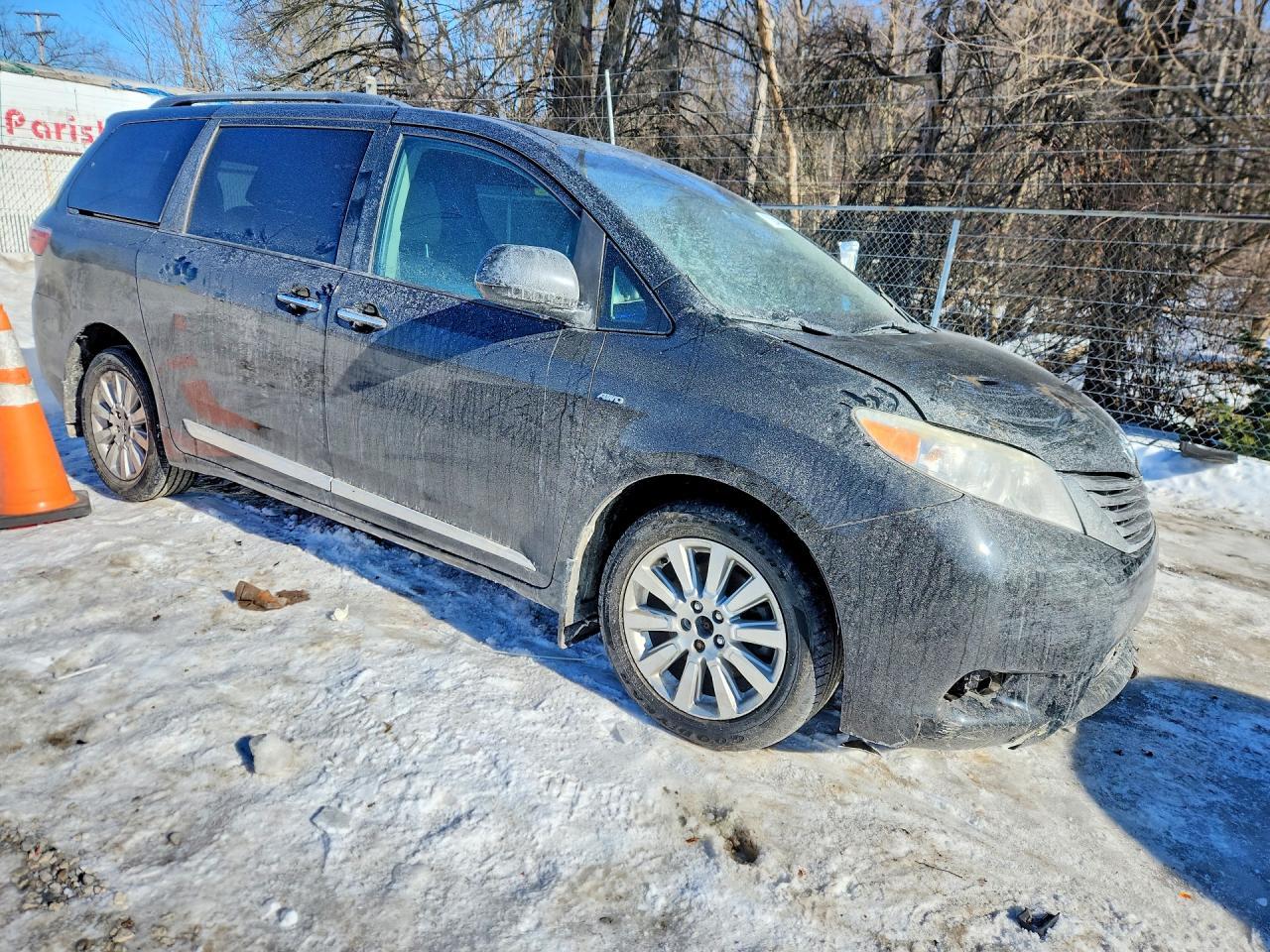 2016 Toyota Sienna Xle - Фото 4