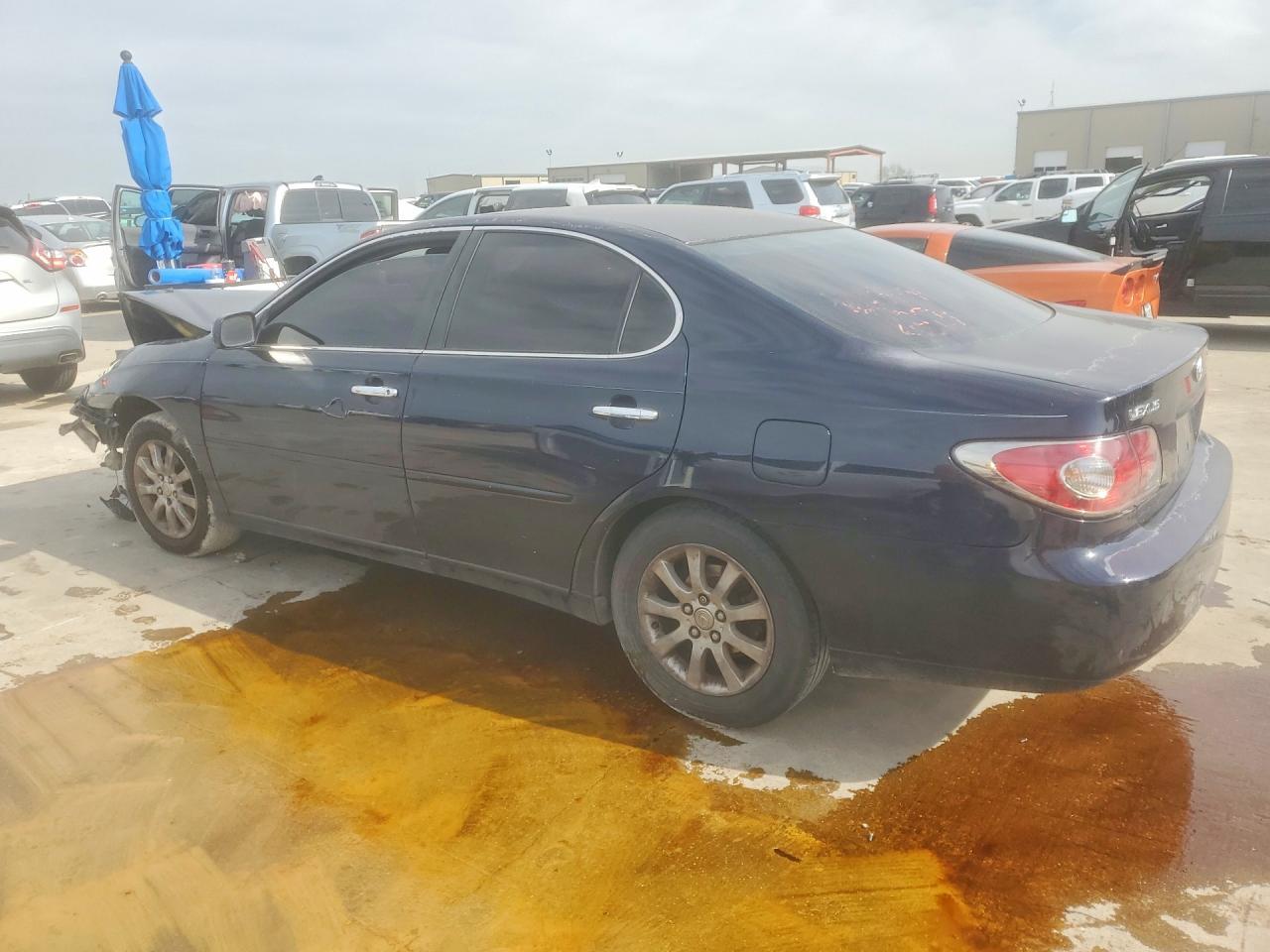 2004 Lexus Es 330 - Image 2