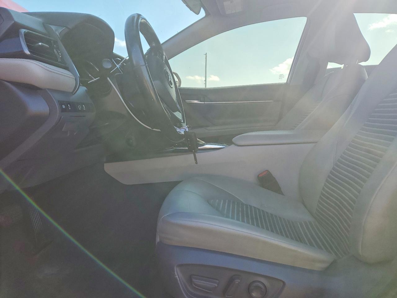 2020 Toyota Camry Se - Фото 7