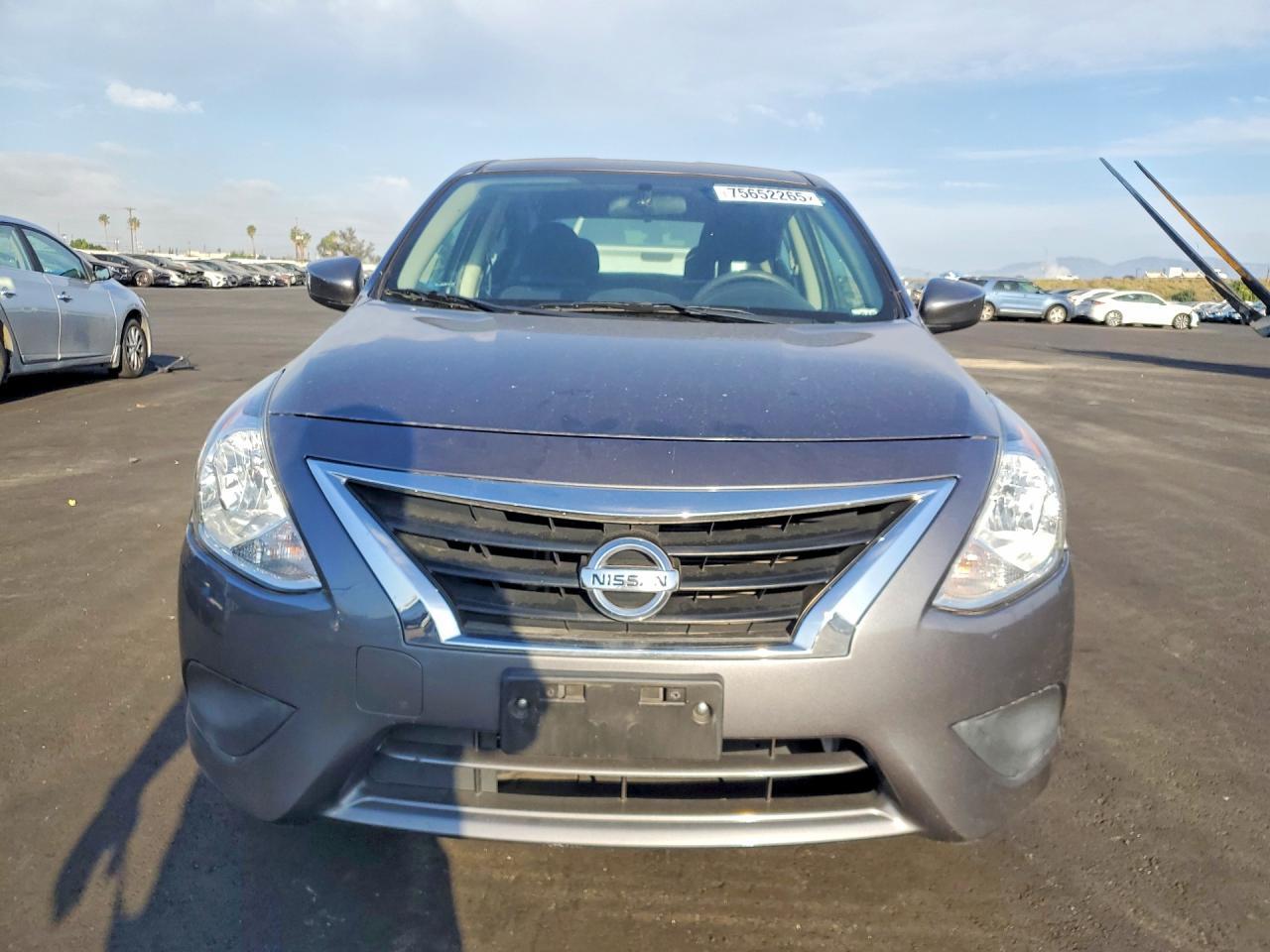 2019 Nissan Versa S - Image 5