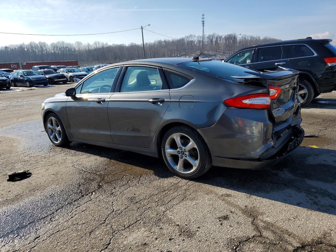 2015 Ford Fusion Se - Фото 2