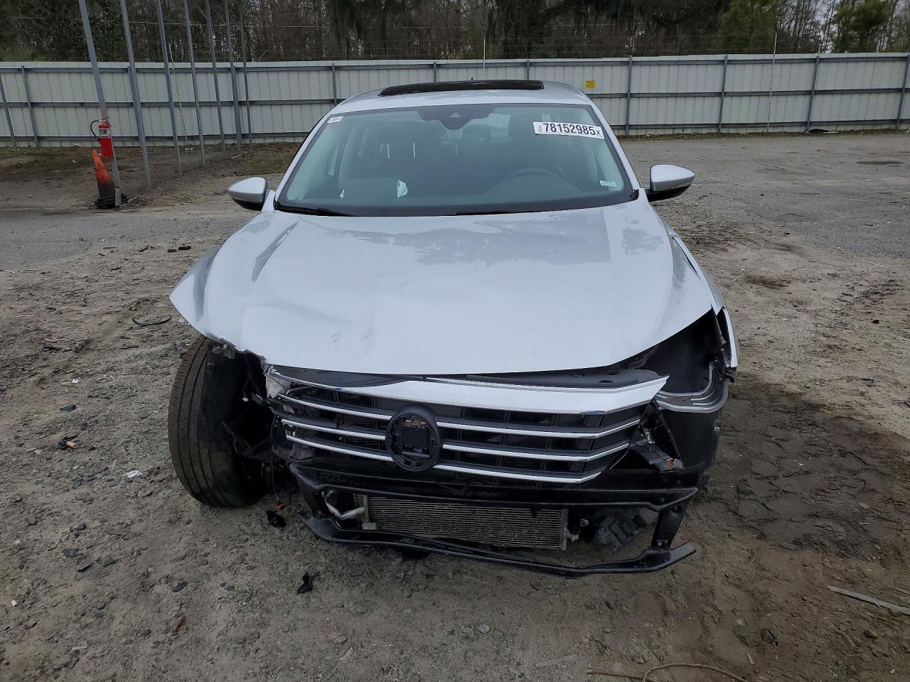 2021 Volkswagen Passat Se - Image 5