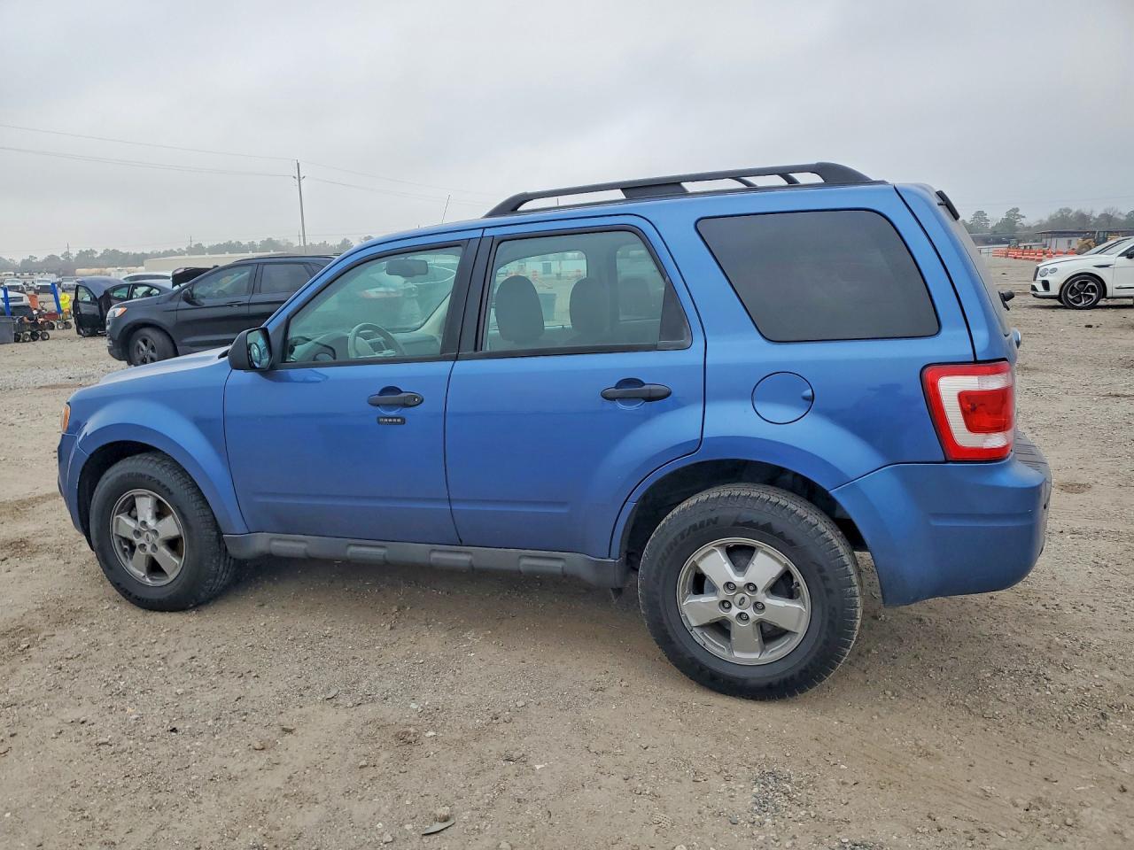 2009 Ford Escape Xlt - Image 2