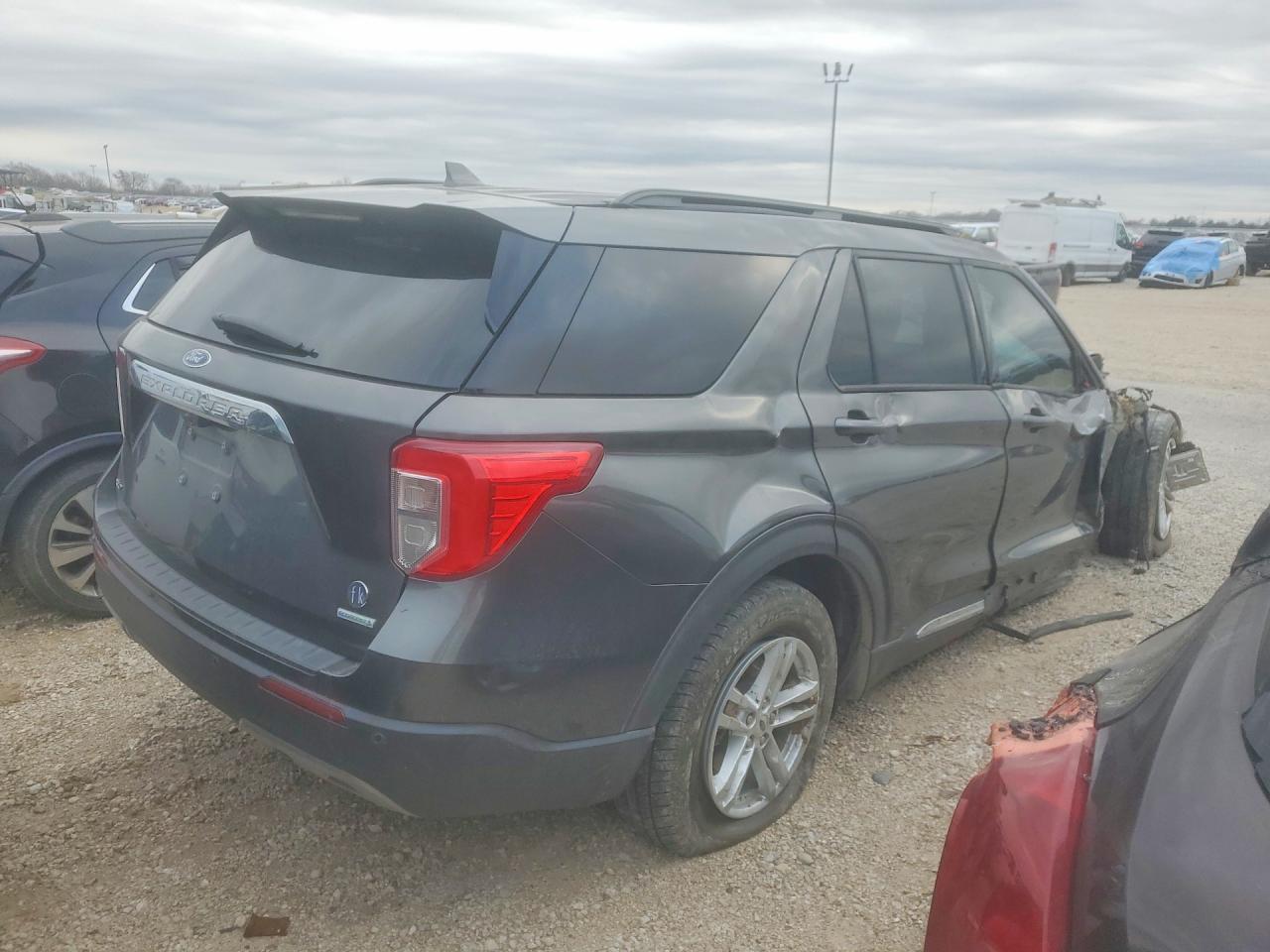 2020 Ford Explorer Xlt - Фото 3