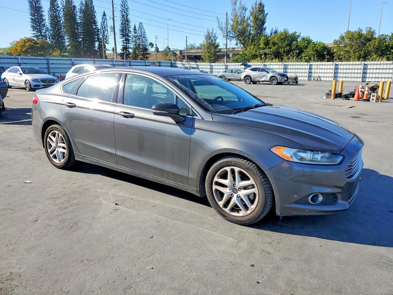2016 Ford Fusion Se - Фото 4