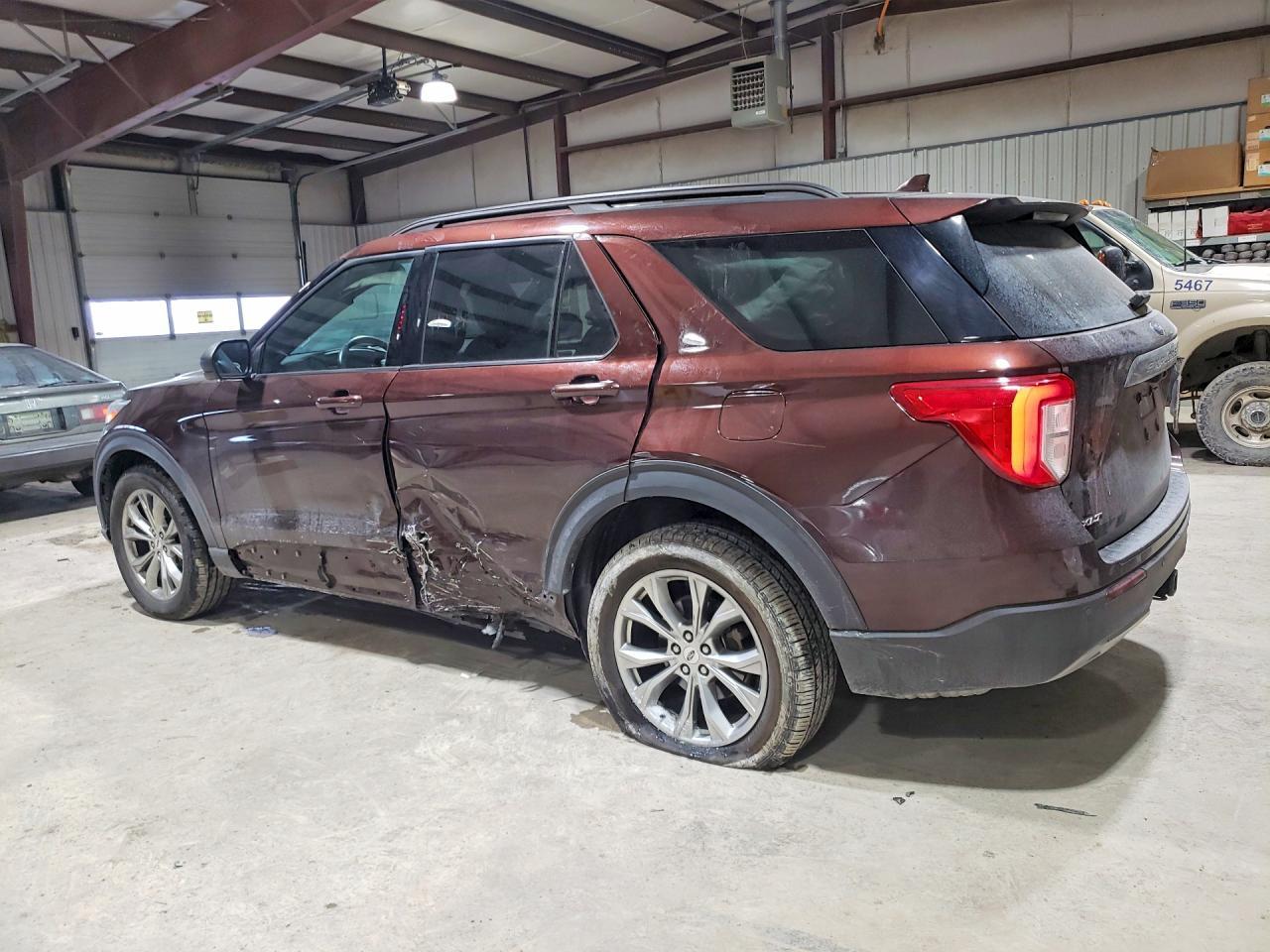 2020 Ford Explorer Xlt - Фото 2