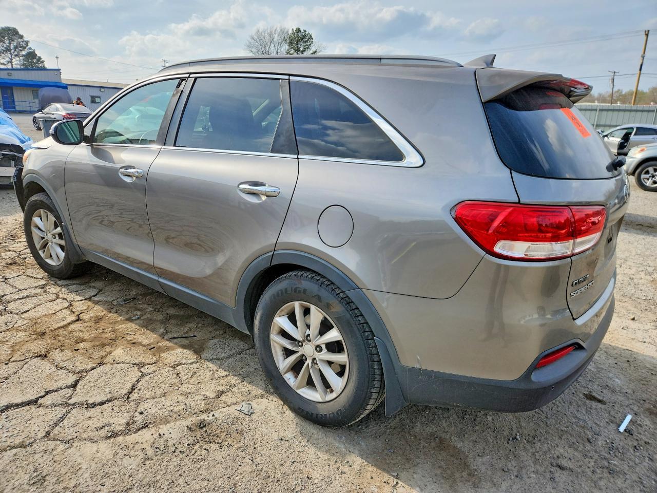 2016 Kia Sorento Lx - Image 2