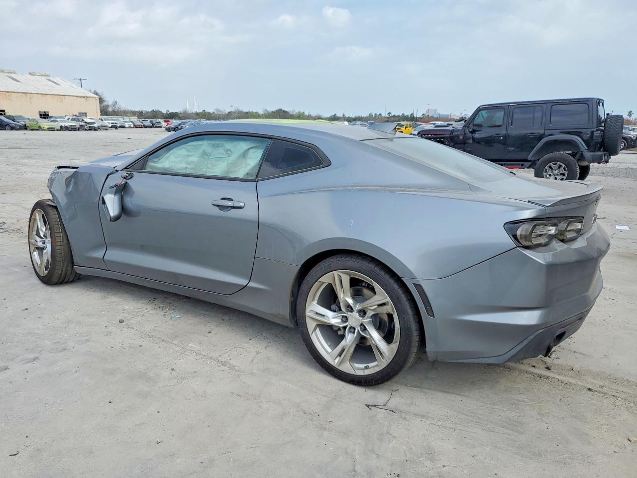 2019 Chevrolet Camaro Ls - Фото 2