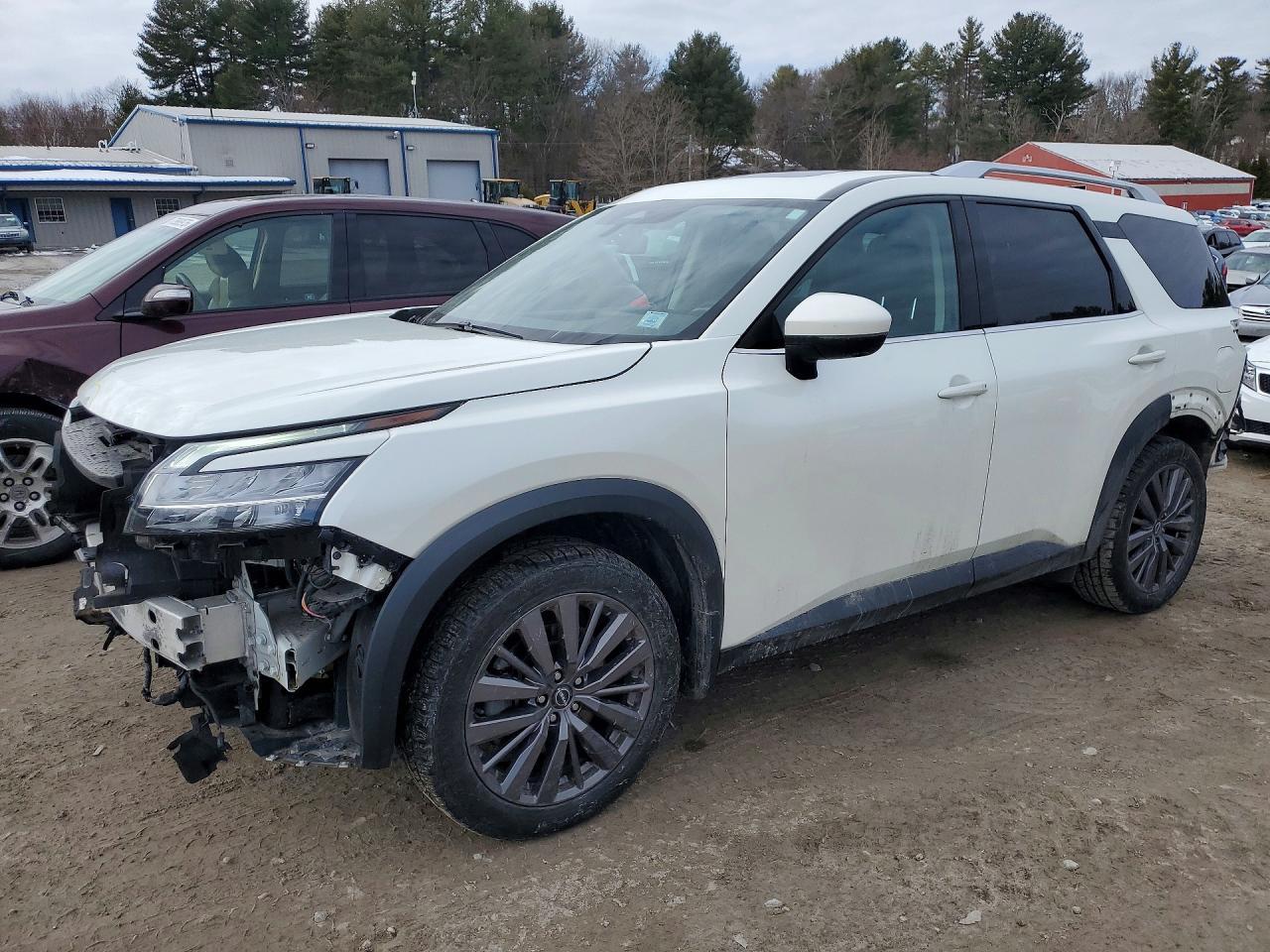 2023 Nissan Pathfinder Sl
