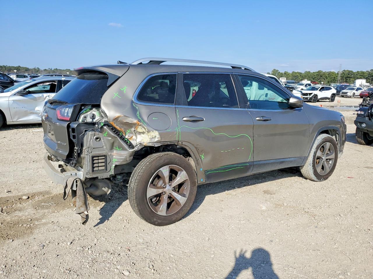 2020 Jeep Cherokee Limited - Image 3