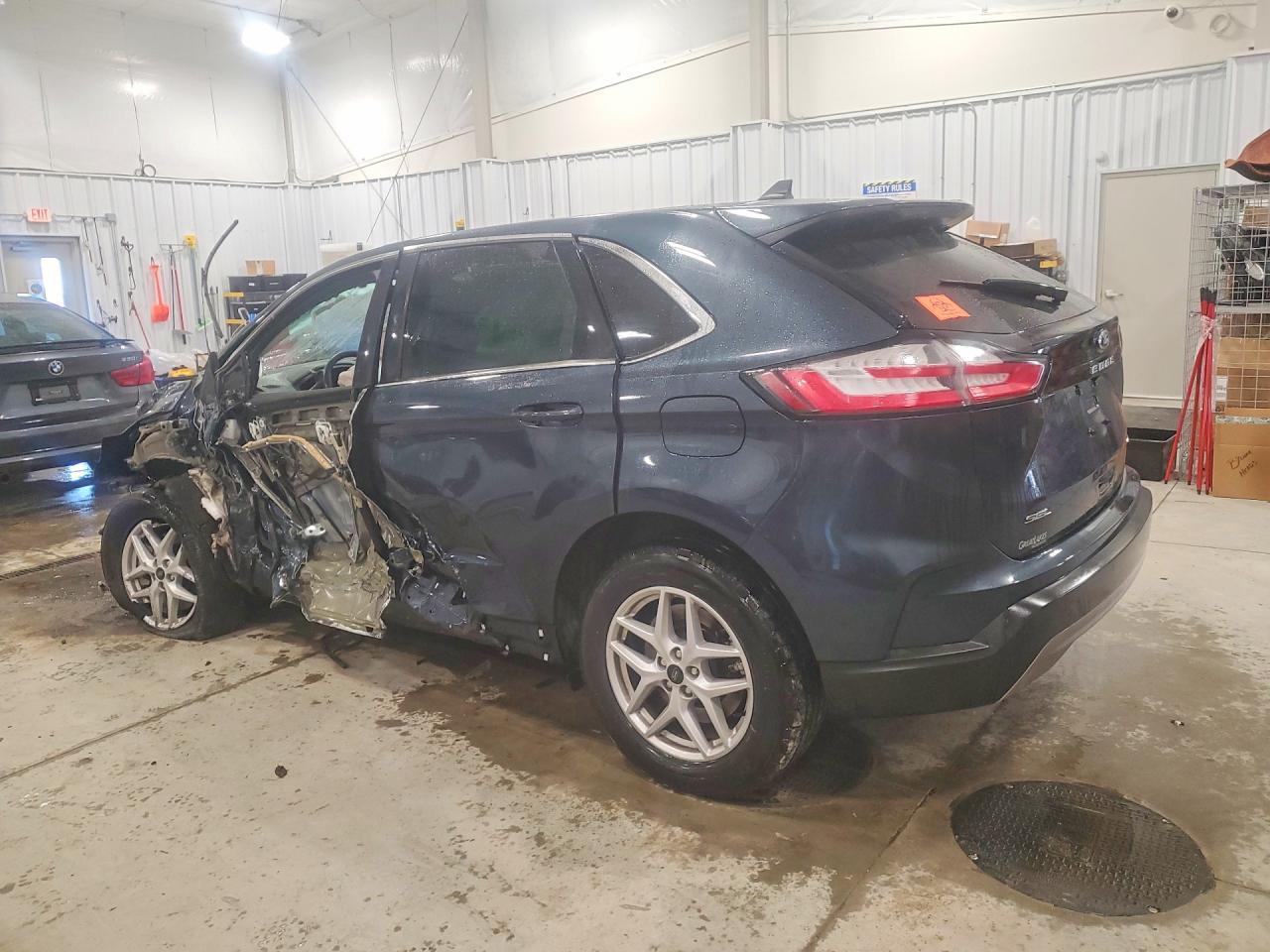 2023 Ford Edge Sel - Image 2