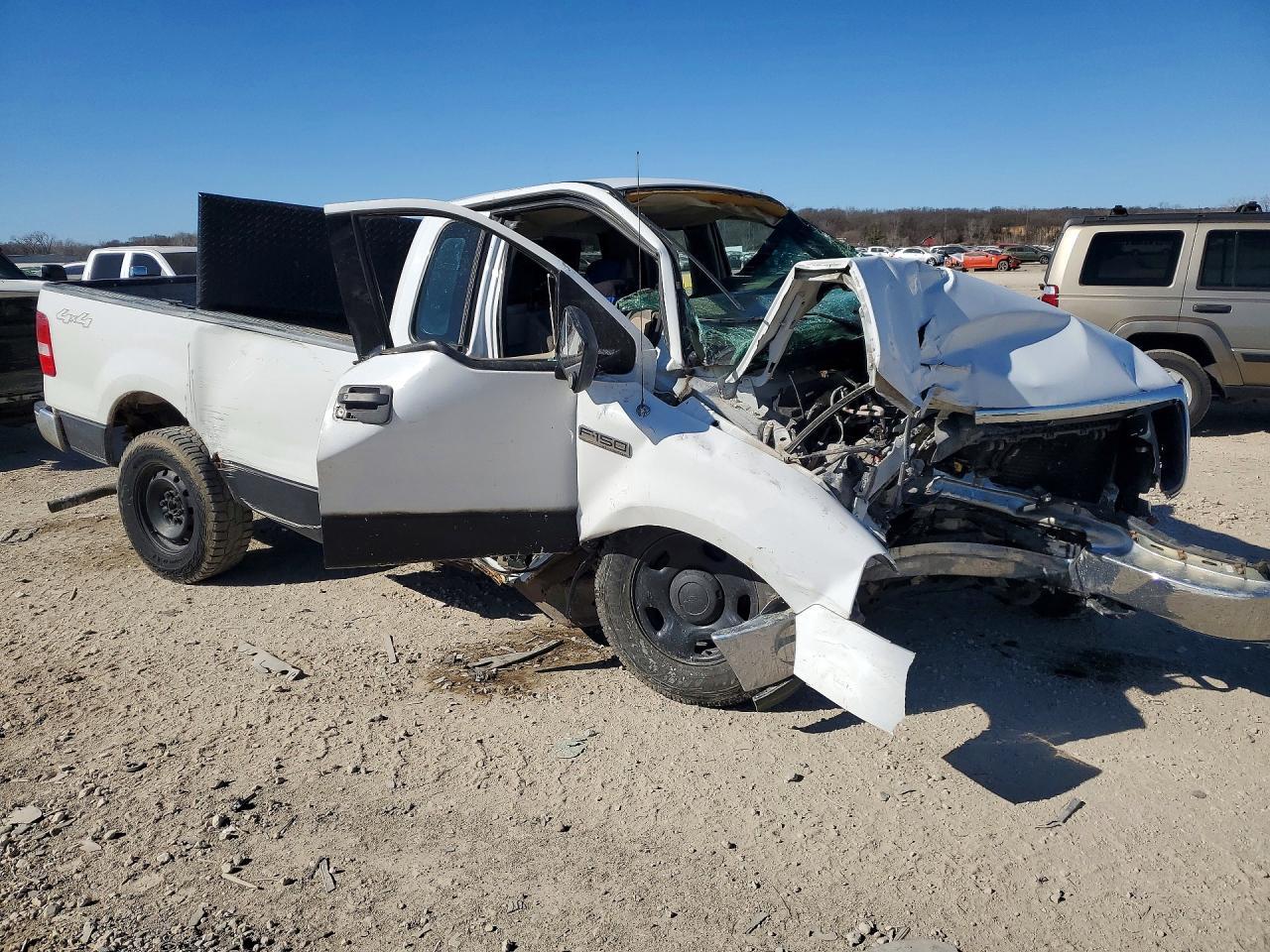 2004 Ford F150 - Image 4