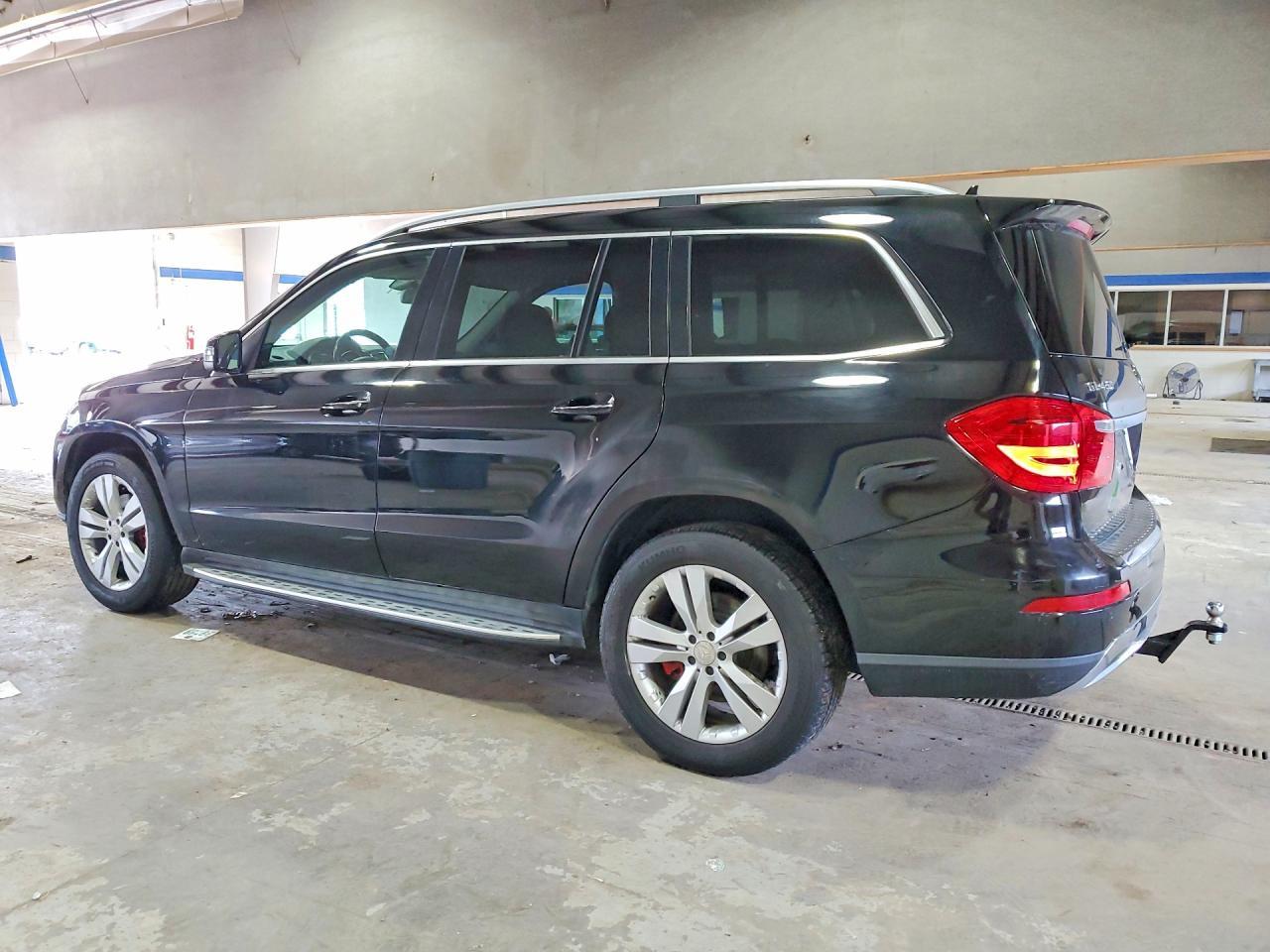 2015 Mercedes-Benz Gl 450 4Matic - Image 2