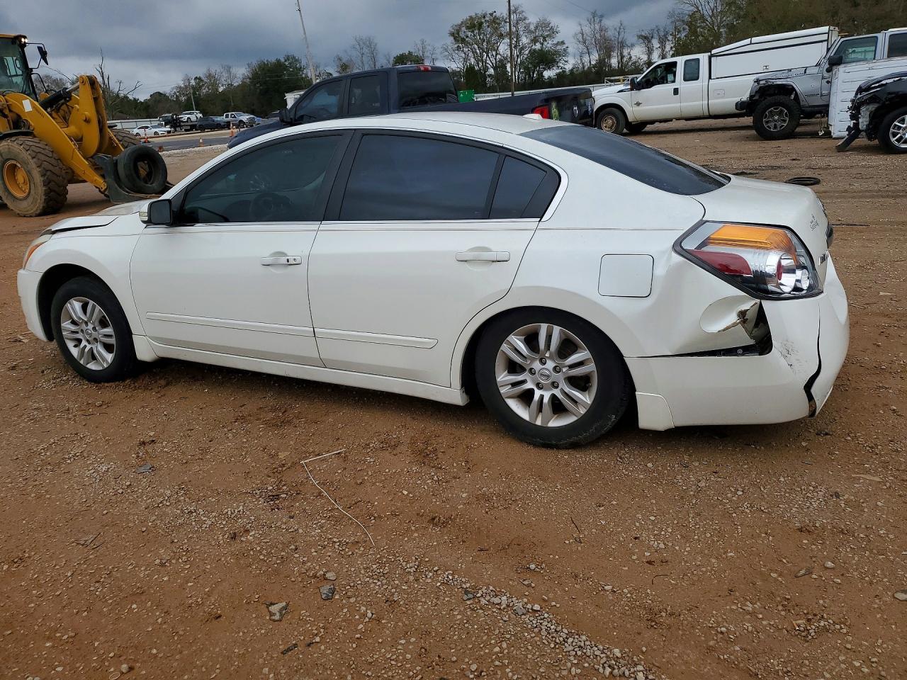 2010 Nissan Altima Base - Image 2