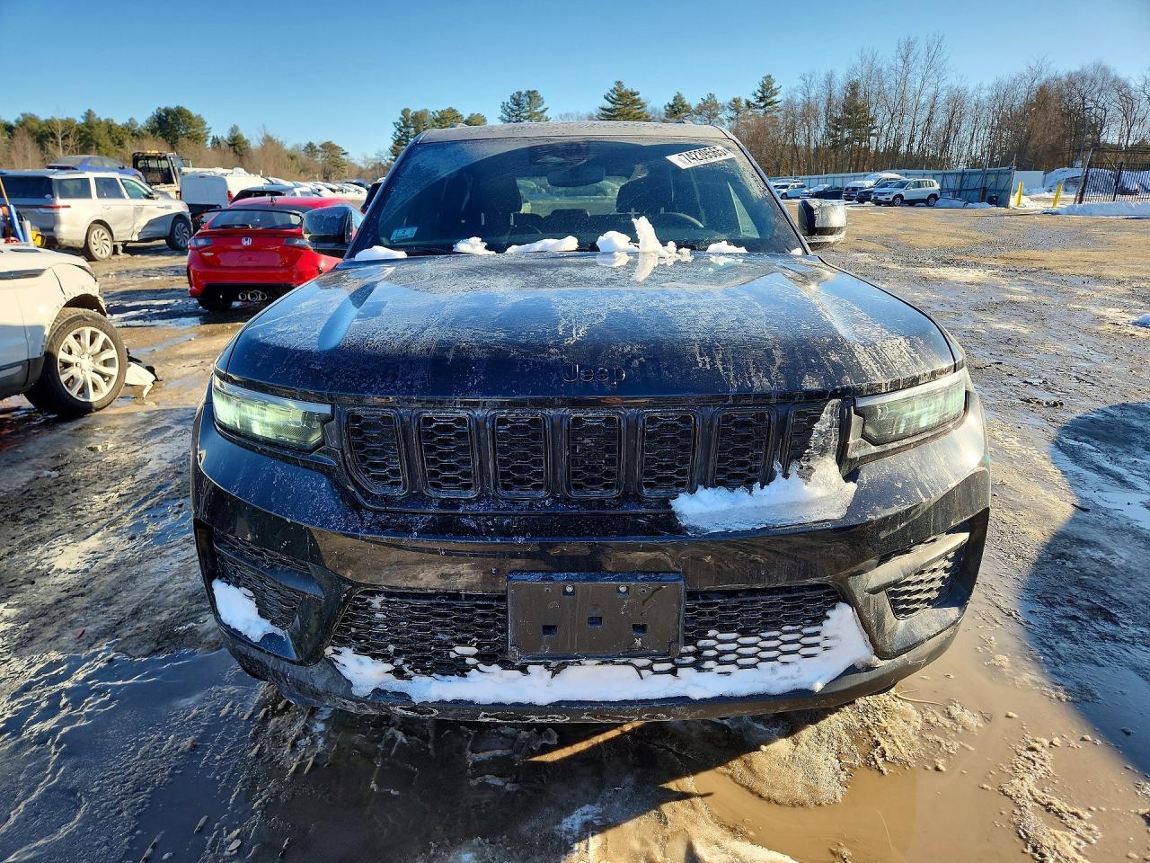 2023 Jeep Grand Cherokee Laredo - Image 5