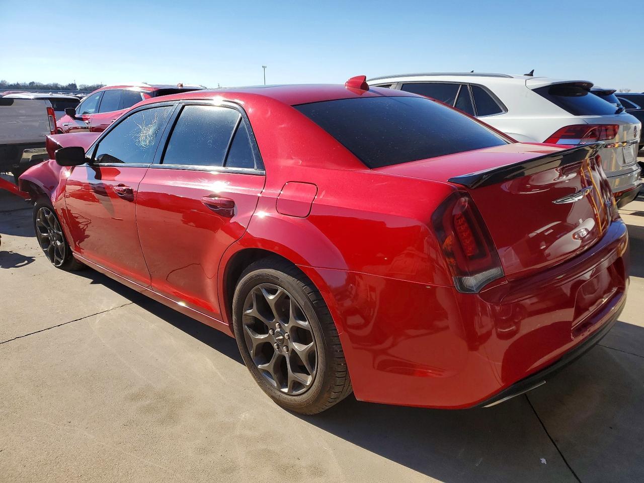 2016 Chrysler 300 S - Фото 2