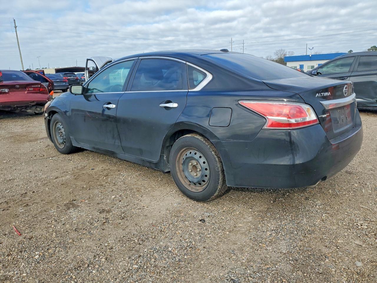 2015 Nissan Altima 2.5 - Фото 2