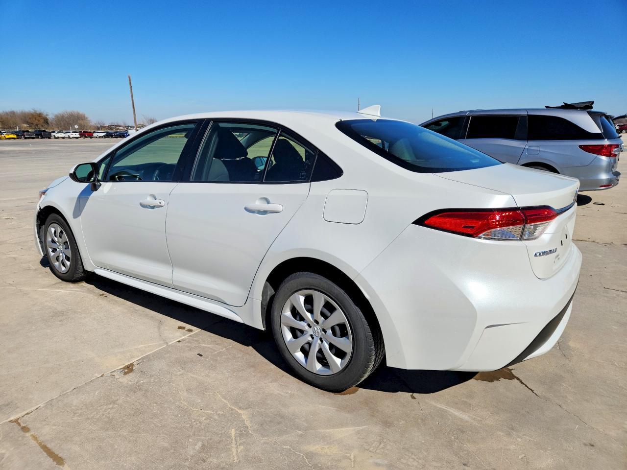 2022 Toyota Corolla Le - Фото 2