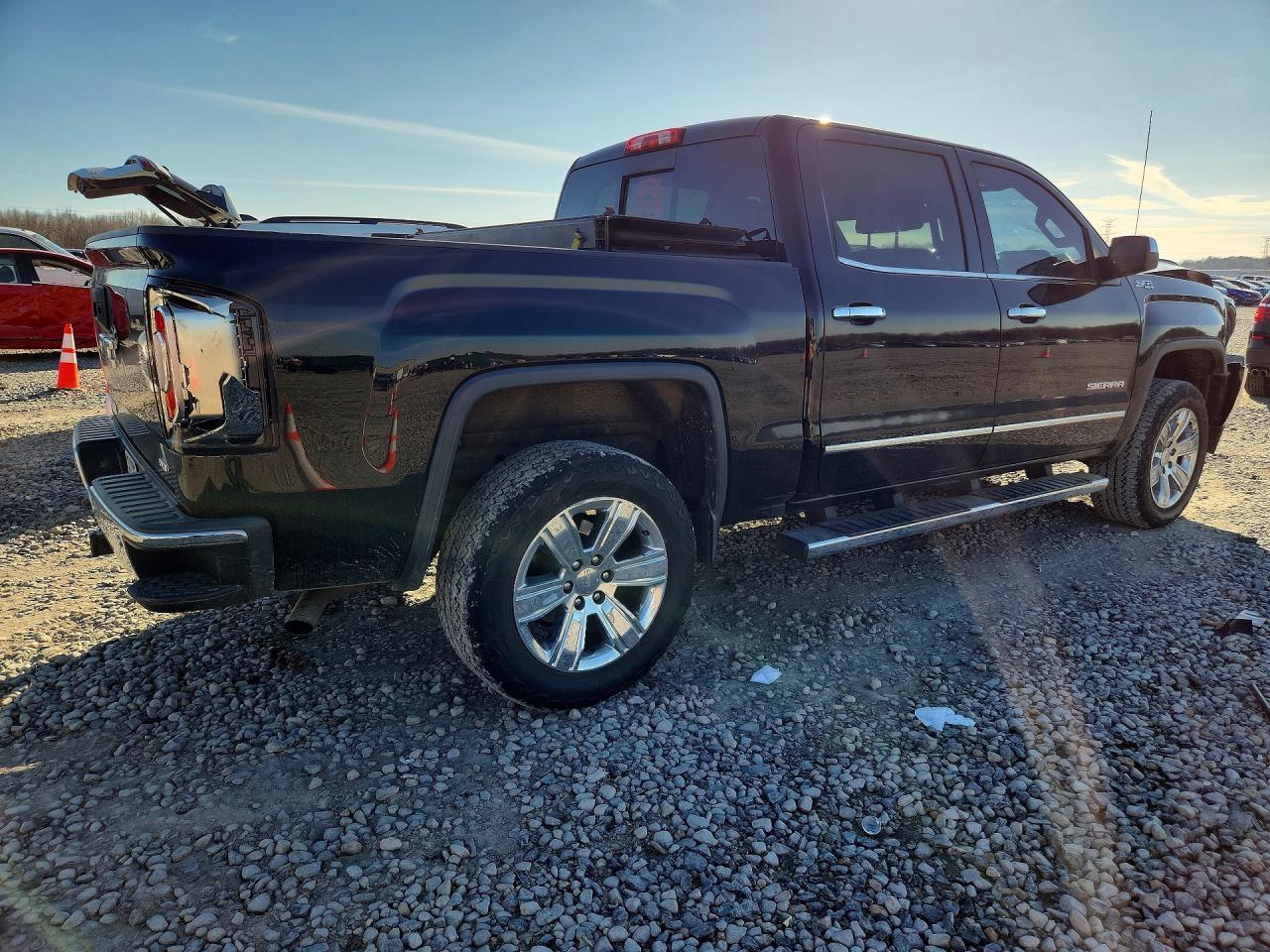 2017 GMC Sierra - Image 3